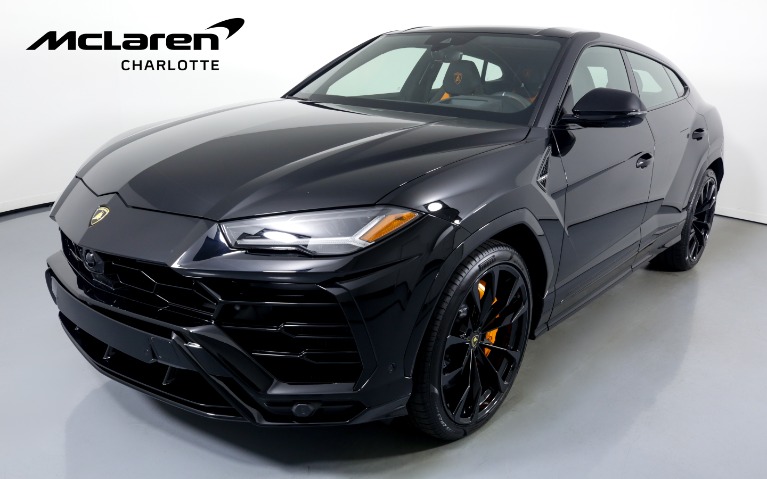 2022 LAMBORGHINI URUS