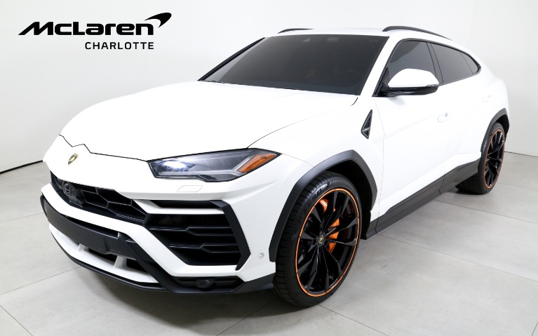 2022 LAMBORGHINI URUS