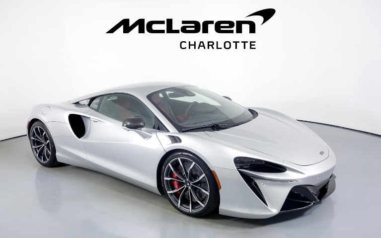 2023 McLaren Artura