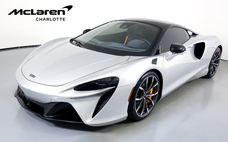 2023 McLaren Artura