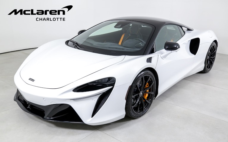 2023 McLaren Artura