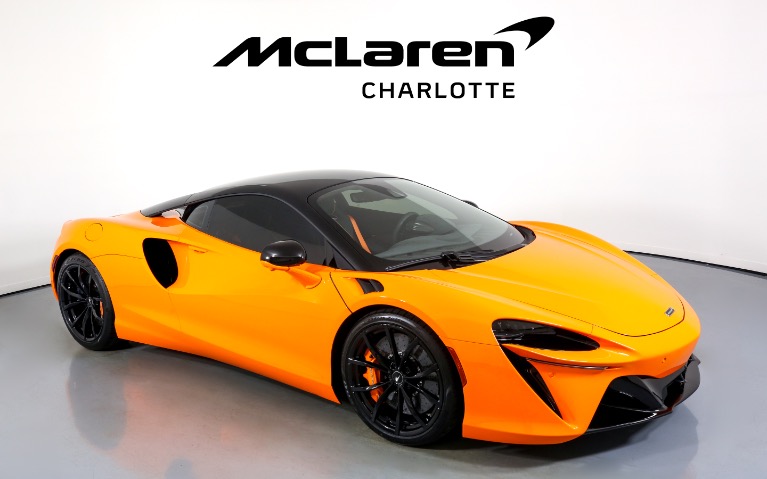 2023 McLaren Artura