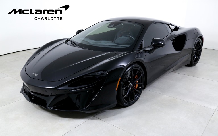 2023 McLaren Artura