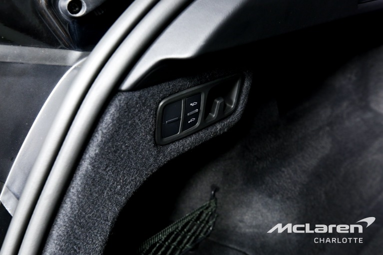 Used-2020-LAMBORGHINI-URUS