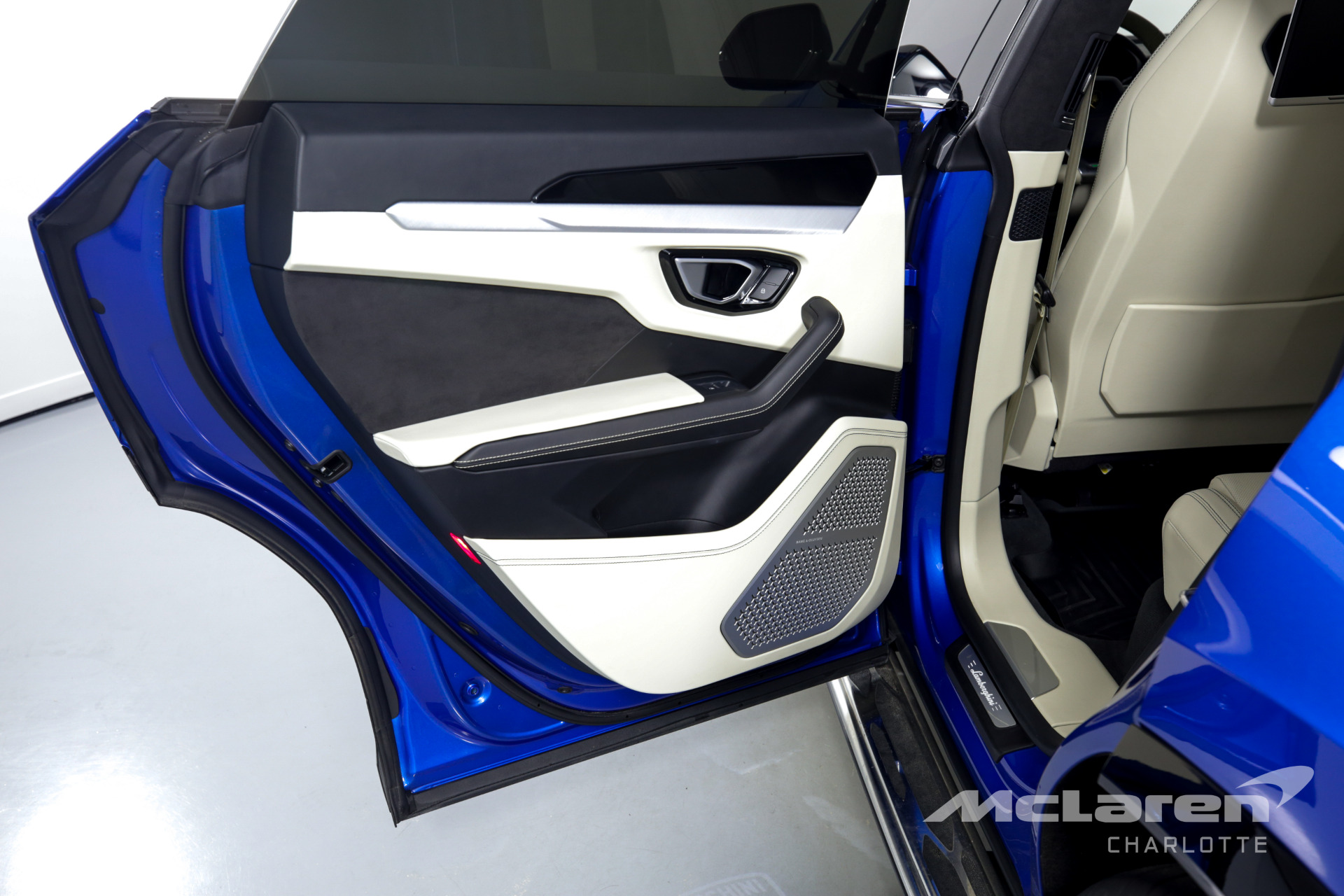Used 2019 LAMBORGHINI URUS | Charlotte, NC