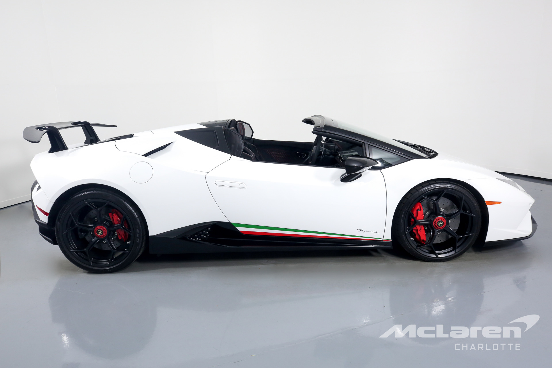 Used 2018 Lamborghini Huracan LP 640-4 Performante Spyder | Charlotte, NC