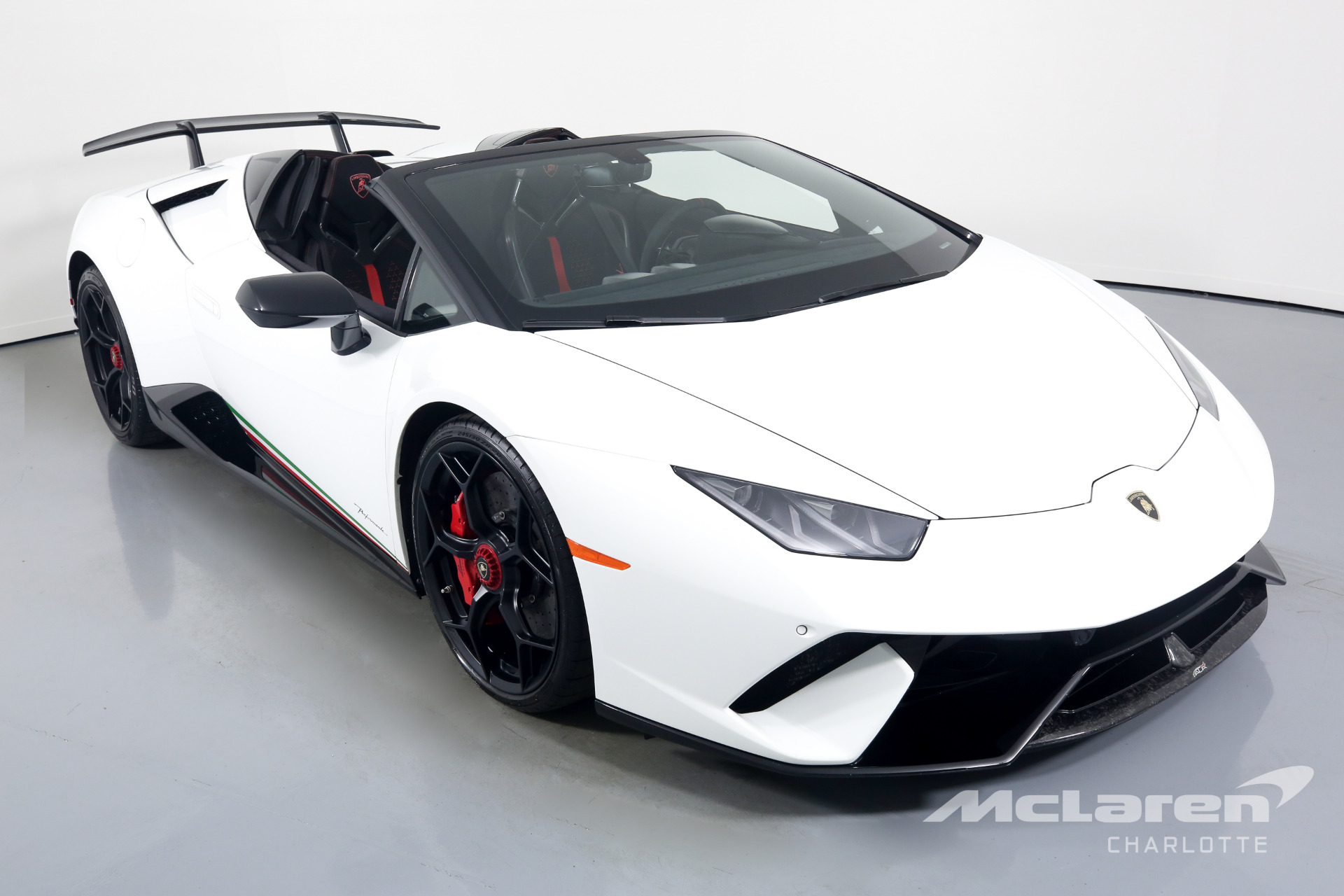 Used 2018 Lamborghini Huracan LP 640-4 Performante Spyder | Charlotte, NC