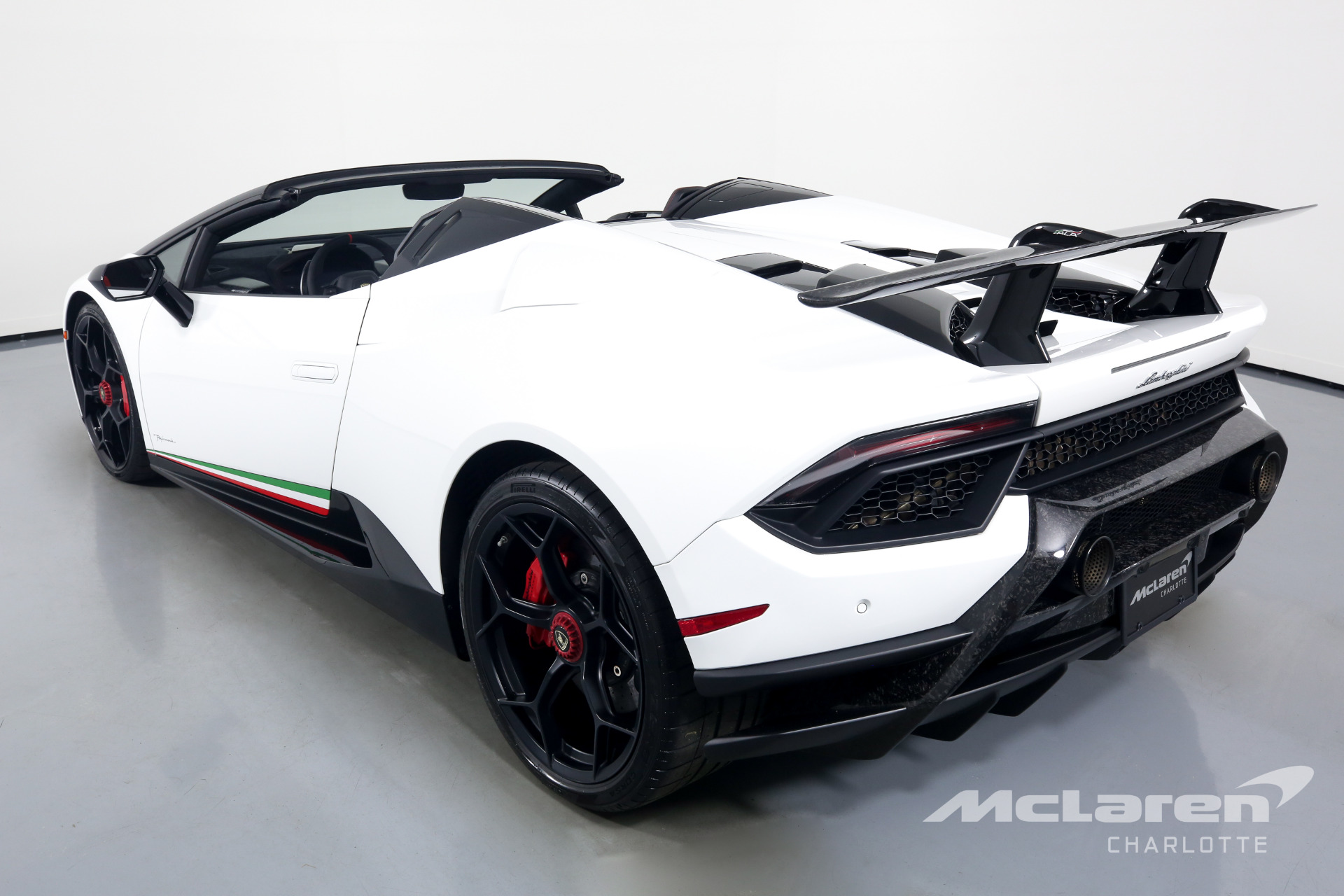 Used 2018 Lamborghini Huracan LP 640-4 Performante Spyder | Charlotte, NC