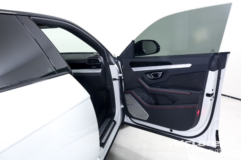 Used-2021-LAMBORGHINI-URUS