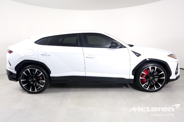 Used-2021-LAMBORGHINI-URUS