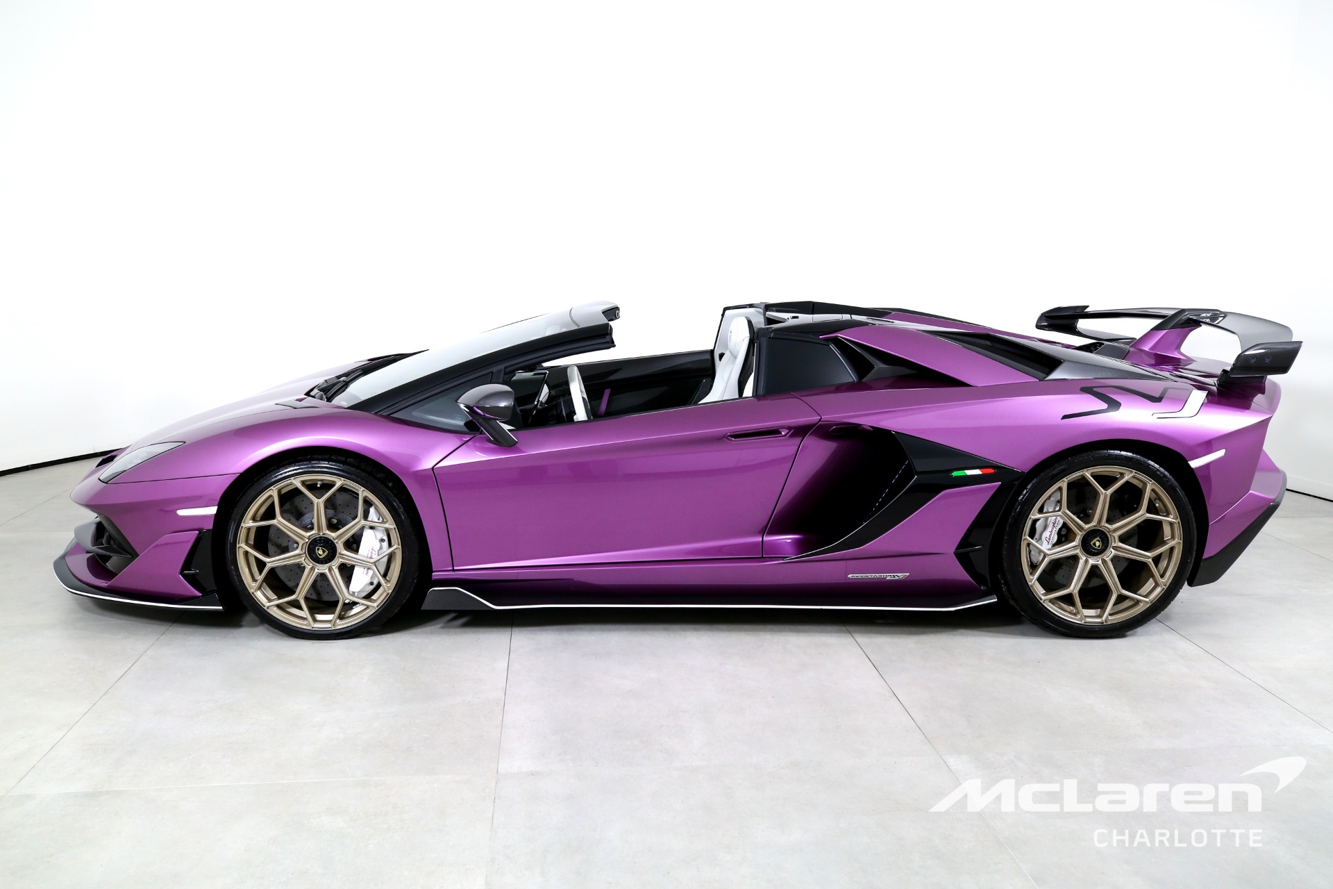 Used 2020 LAMBORGHINI AVENTADOR SVJ | Charlotte, NC
