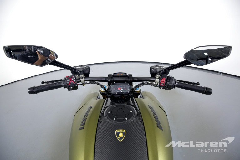 Used-2021-DUCATI-DIAVEL-1260-LAMBORGHINI