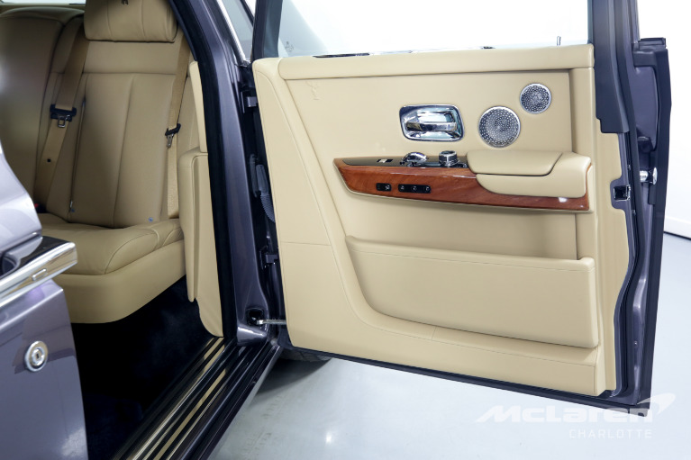 Used-2019-Rolls-Royce-Phantom-BLACK-EDITION
