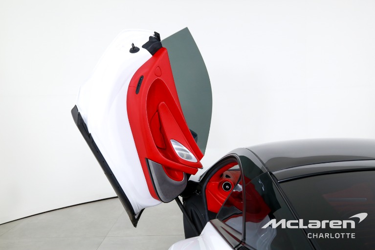 Used-2022-MCLAREN-GT-LUXE