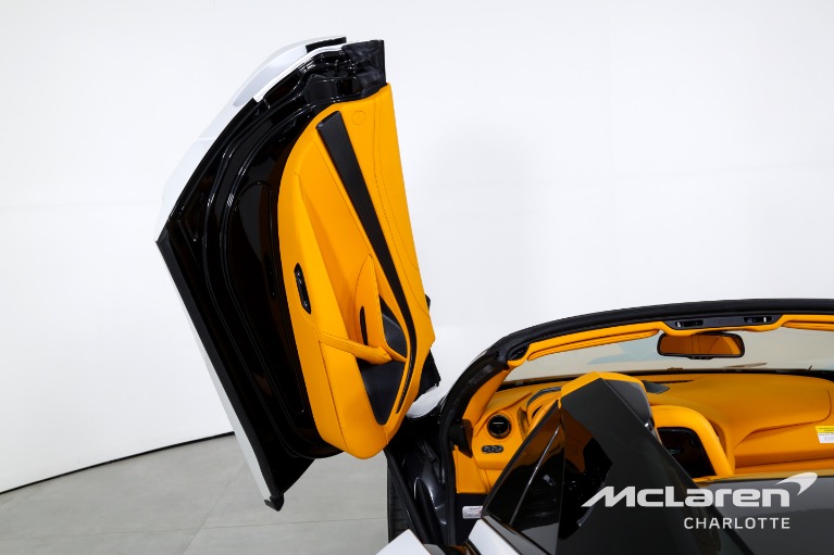 Used-2022-McLaren-720S-Spider-Performance