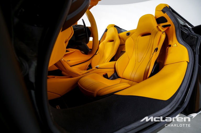 Used-2022-McLaren-720S-Spider-Performance