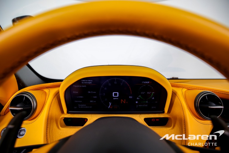 Used-2022-McLaren-720S-Spider-Performance