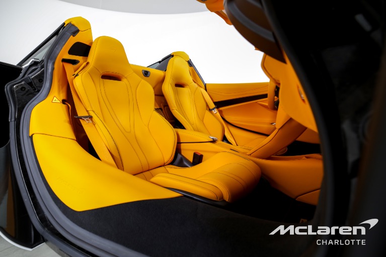 Used-2022-McLaren-720S-Spider-Performance