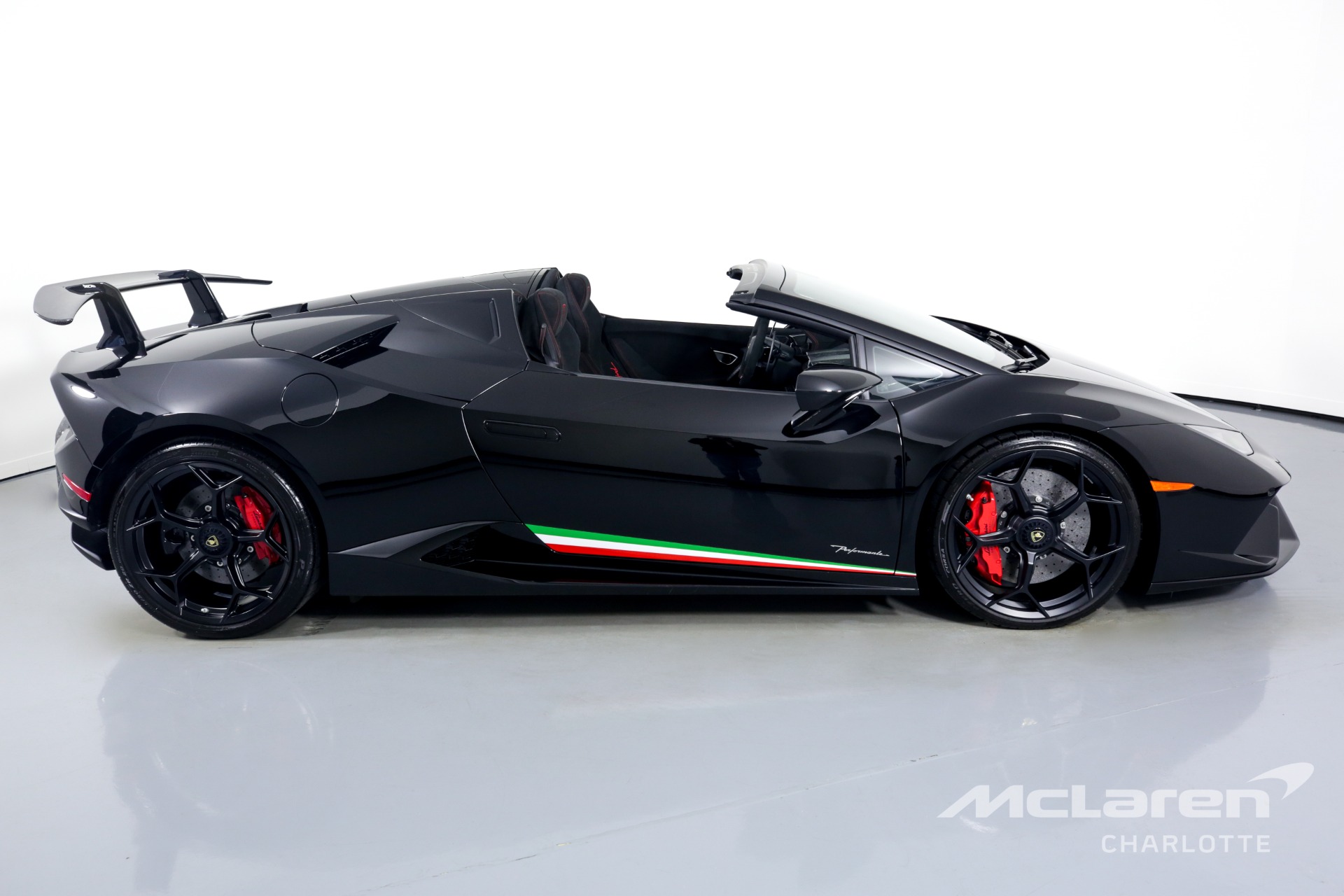Used 2018 Lamborghini Huracan LP 640-4 Performante Spyder | Charlotte, NC