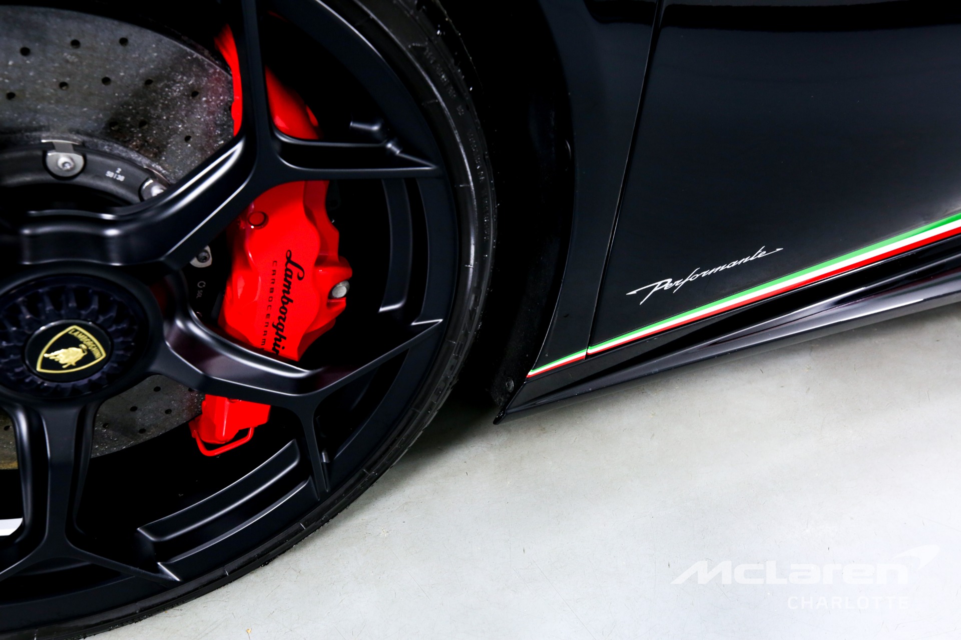 Used 2018 Lamborghini Huracan LP 640-4 Performante Spyder | Charlotte, NC