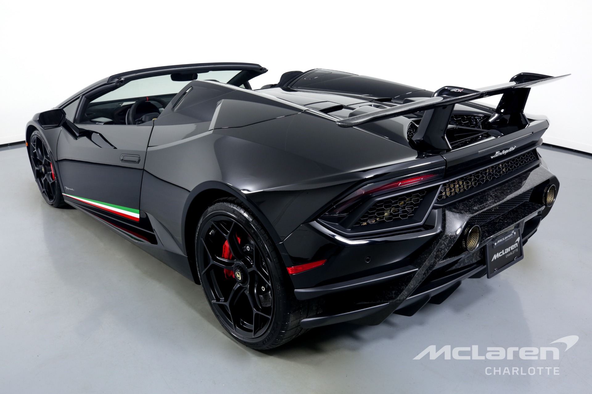 Used 2018 Lamborghini Huracan LP 640-4 Performante Spyder | Charlotte, NC