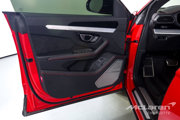 Used-2021-Lamborghini-Urus