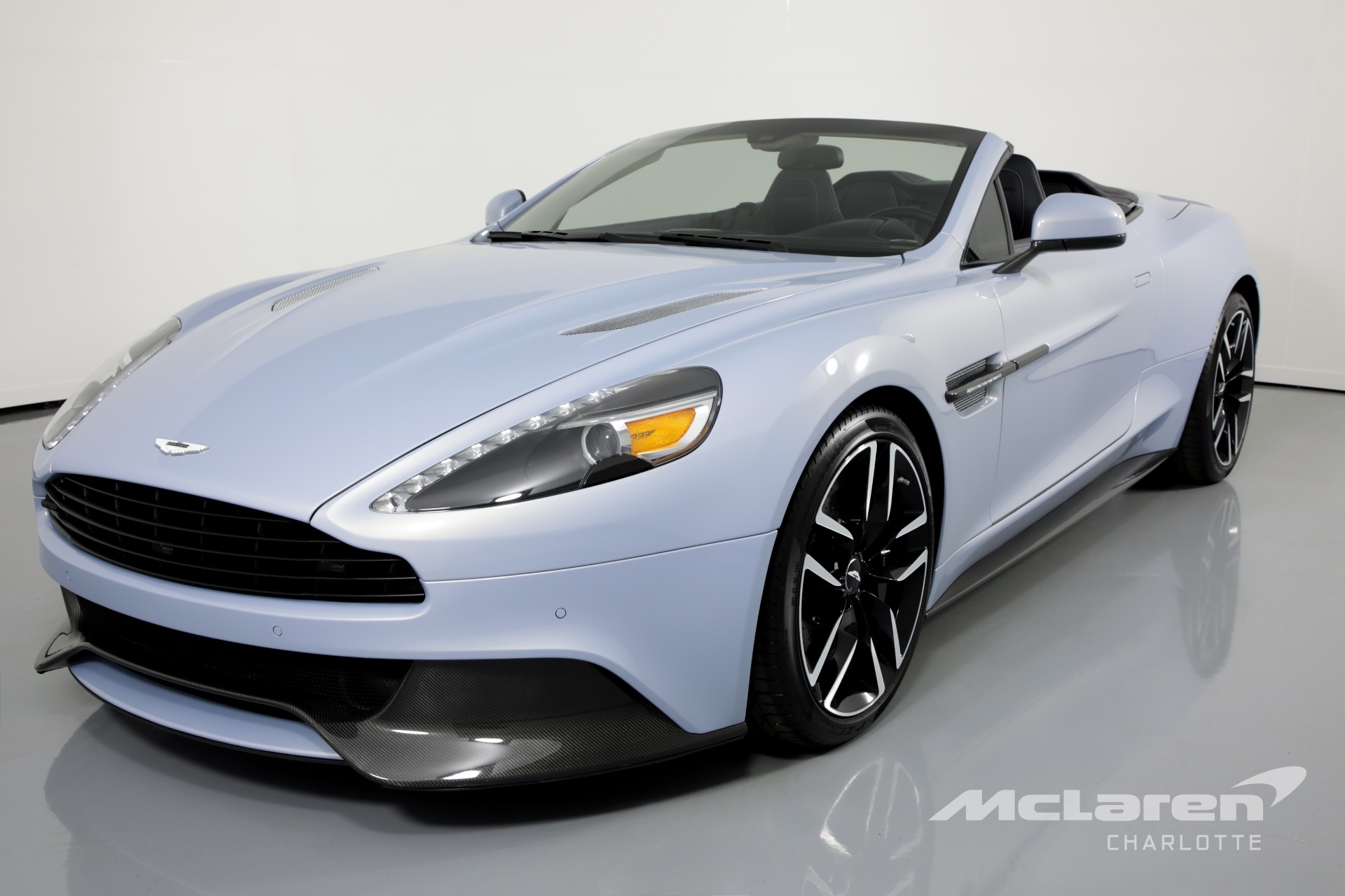 Aston Martin Used >> Used 2017 Aston Martin Vanquish Volante For Sale 174 996 Aston Martin Used >> Used 2017 Aston Martin Vanquish Volante For Sale 174 996