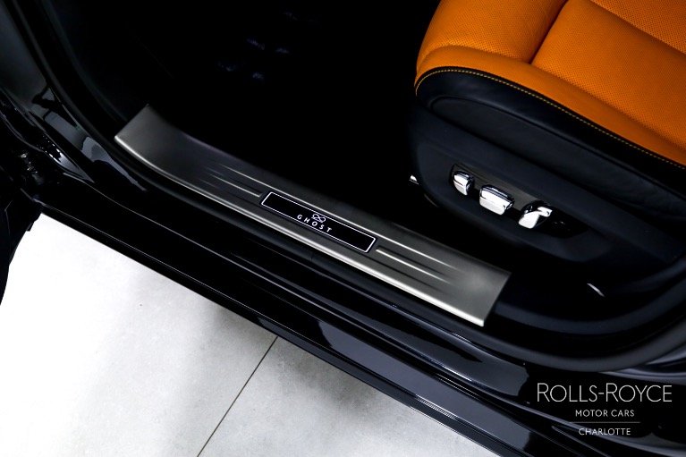 Used-2022-Rolls-Royce-Ghost-Black-Badge