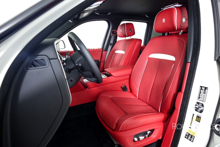 Used-2022-Rolls-Royce-Cullinan