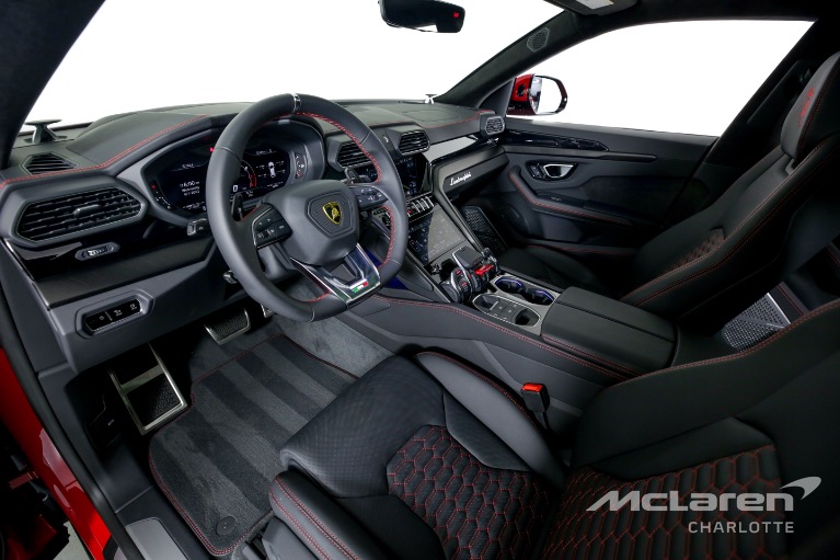 Used-2022-Lamborghini-Urus