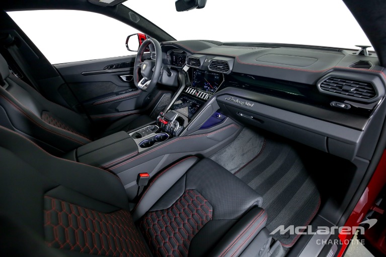 Used-2022-Lamborghini-Urus