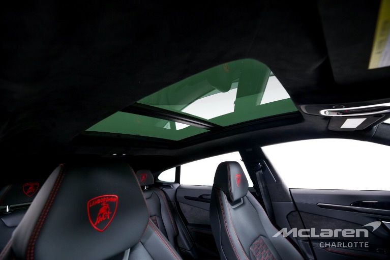 Used-2022-Lamborghini-Urus