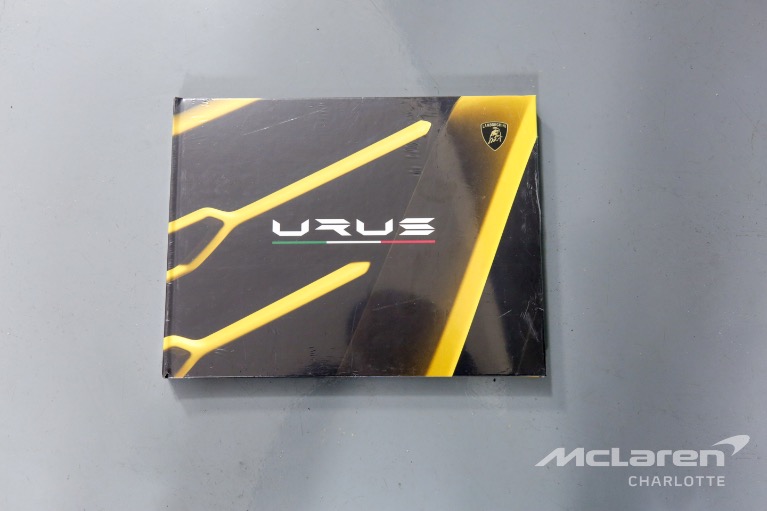 Used-2022-Lamborghini-Urus