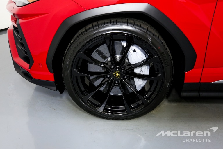 Used-2022-Lamborghini-Urus