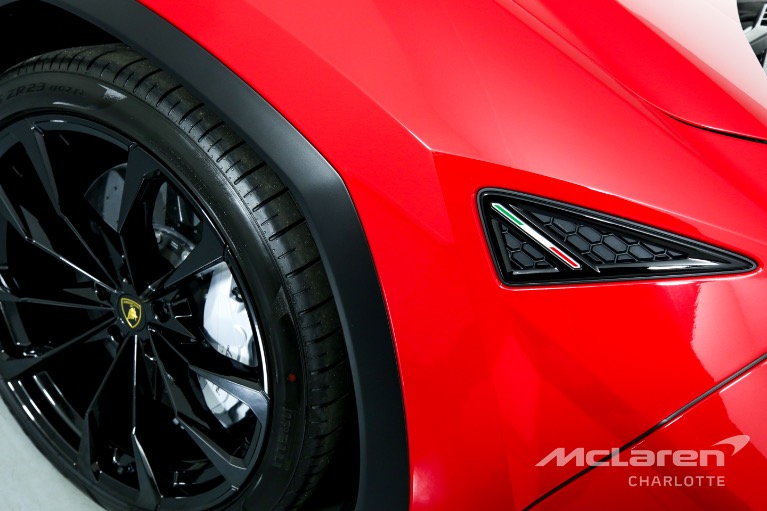 Used-2022-Lamborghini-Urus