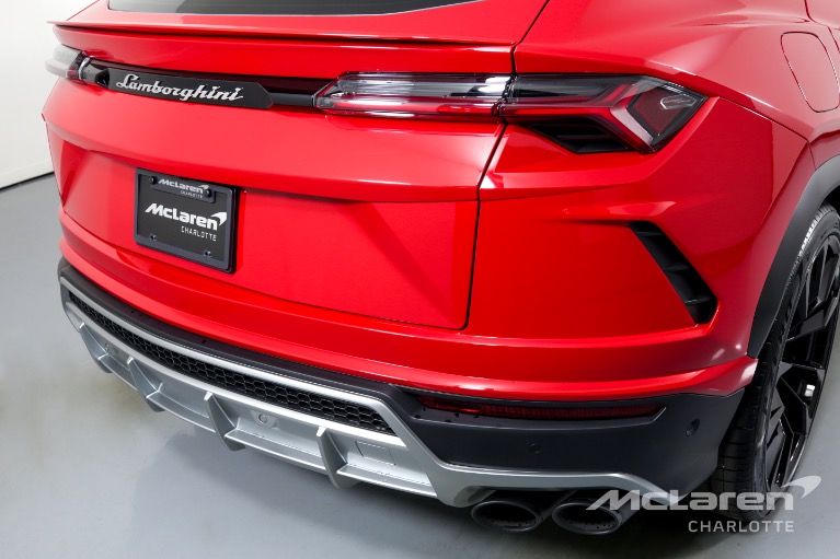 Used-2022-Lamborghini-Urus