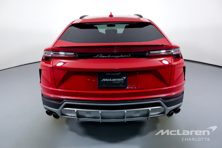 Used-2022-Lamborghini-Urus
