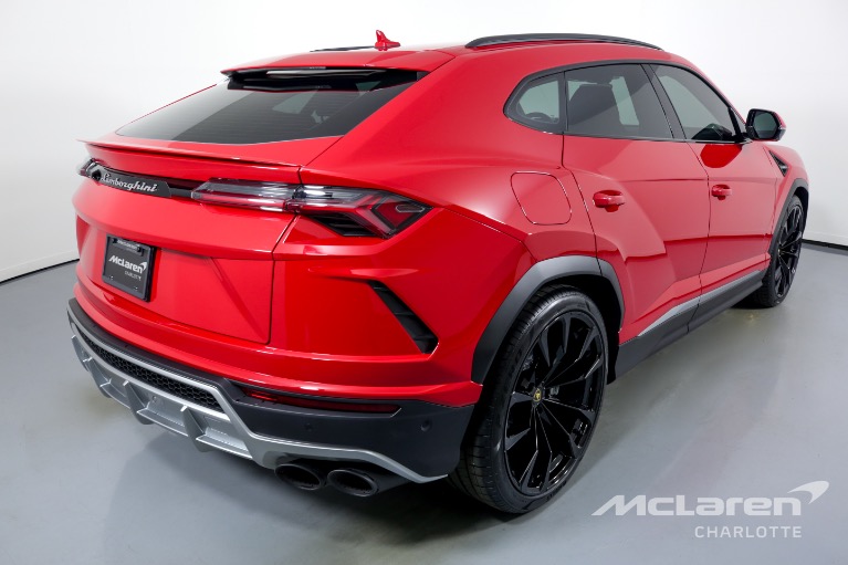 Used-2022-Lamborghini-Urus