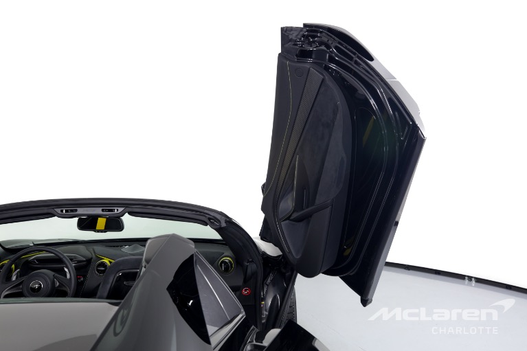 Used-2022-McLaren-720S-Spider-Performance