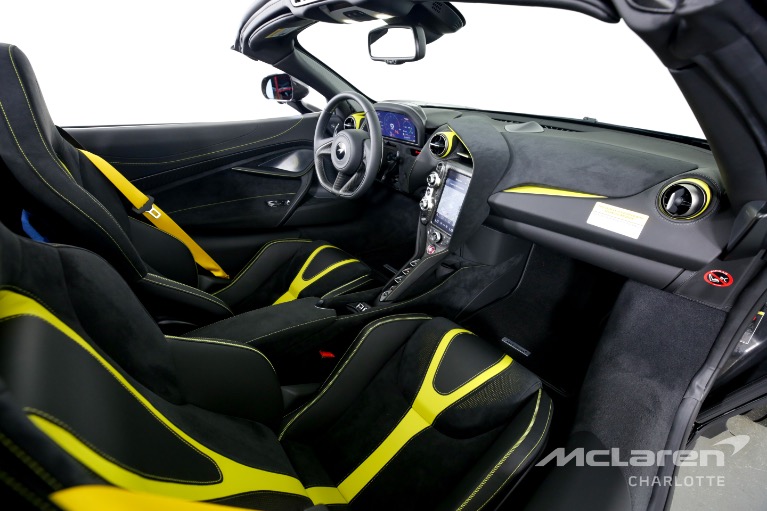 Used-2022-McLaren-720S-Spider-Performance