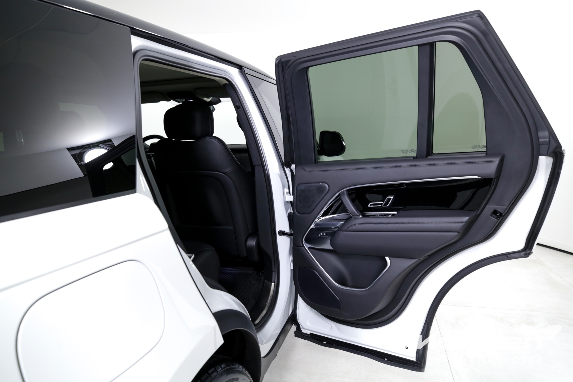 Used 2022 LAND ROVER RANGE ROVER P400 SE | Charlotte, NC