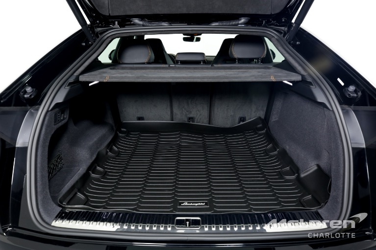 Used-2022-LAMBORGHINI-URUS