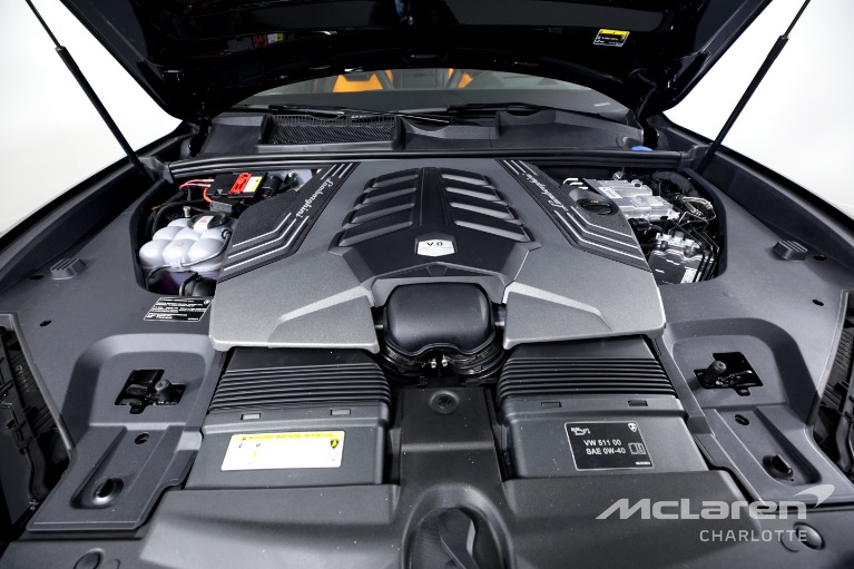 Used-2022-LAMBORGHINI-URUS