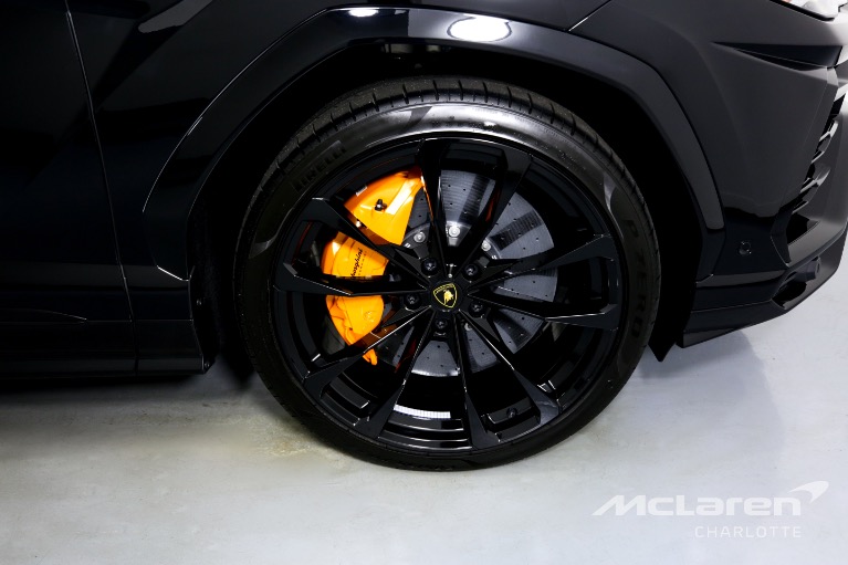 Used-2022-LAMBORGHINI-URUS