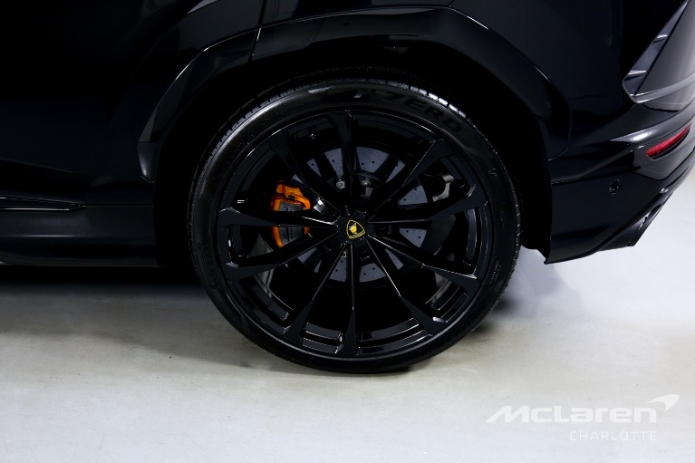 Used-2022-LAMBORGHINI-URUS