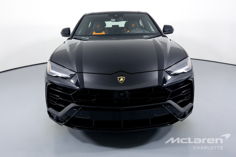 Used-2022-LAMBORGHINI-URUS