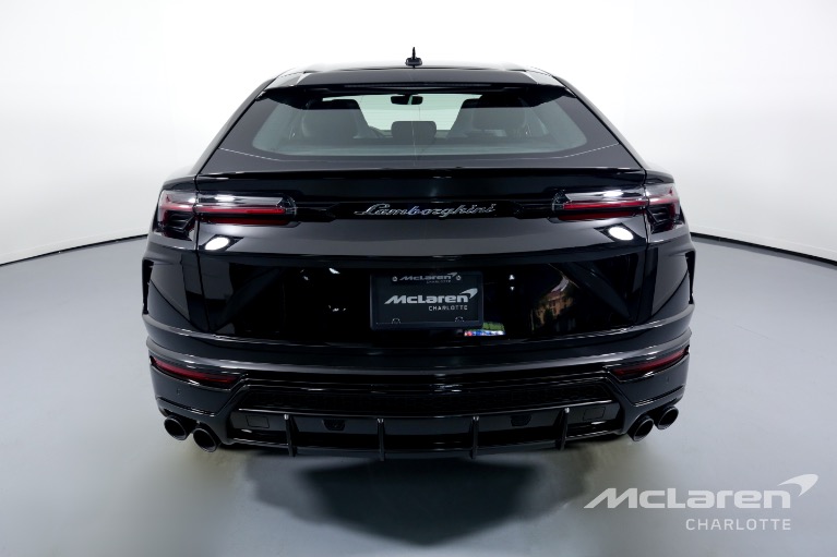 Used-2022-LAMBORGHINI-URUS