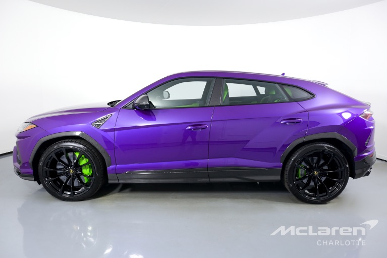 Used-2022-LAMBORGHINI-URUS