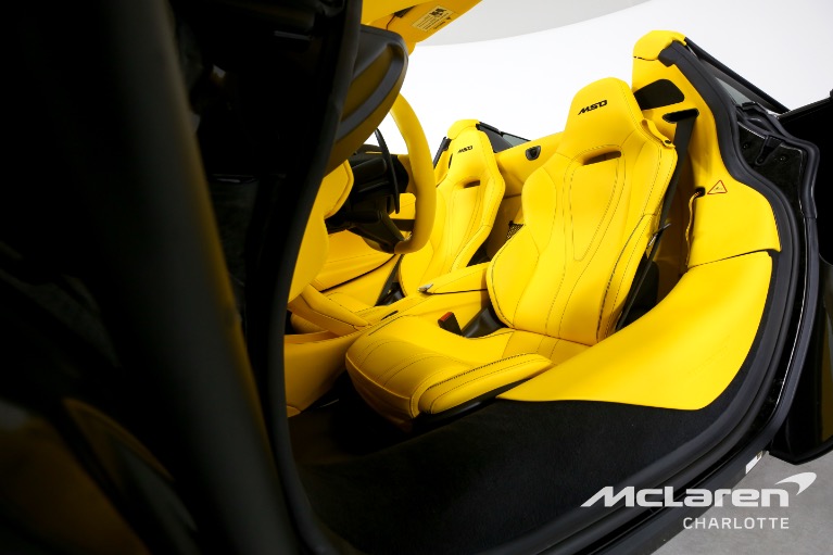Used-2022-McLaren-720S-Spider-Performance