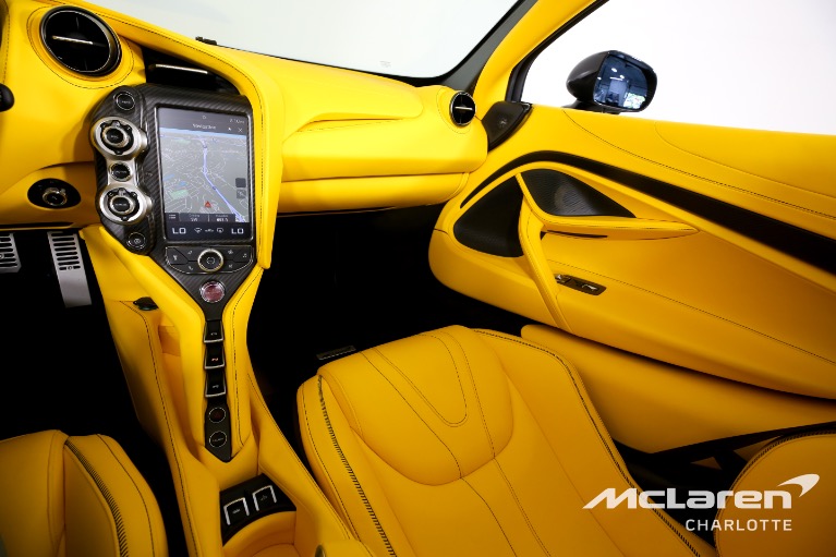 Used-2022-McLaren-720S-Spider-Performance